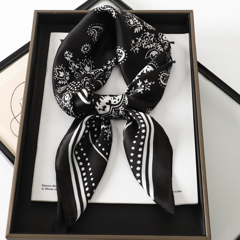 Luxury Brand Silk Square Paisl - Ascot Neck Scarf recension och pris