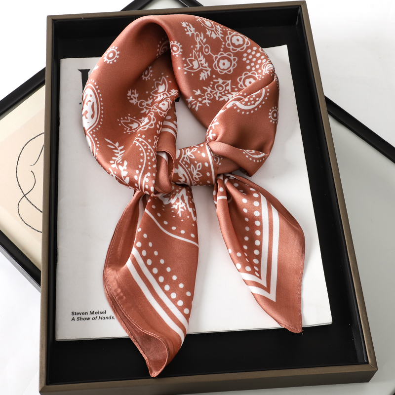Luxury Brand Silk Square Paisl - Ascot Neck Scarf recension och pris