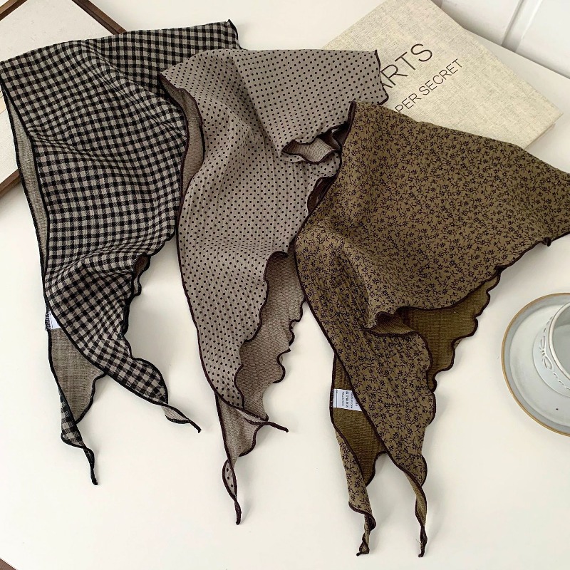 Artistic Floral Triangle Scarf - Ascot Neck Scarf recension och pris