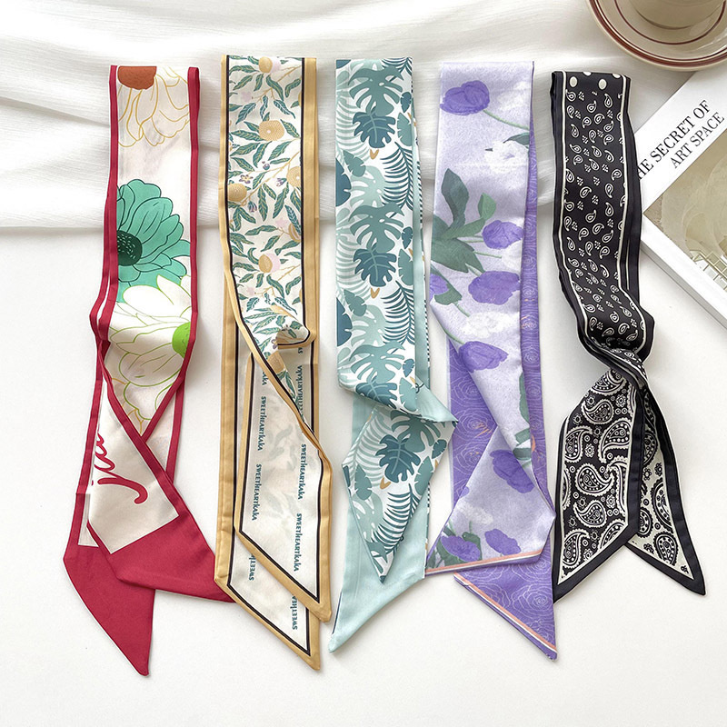 New luxury Brand Model Small S - Ascot Neck Scarf recension och pris