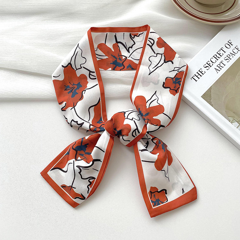 New luxury Brand Model Small S - Ascot Neck Scarf recension och pris